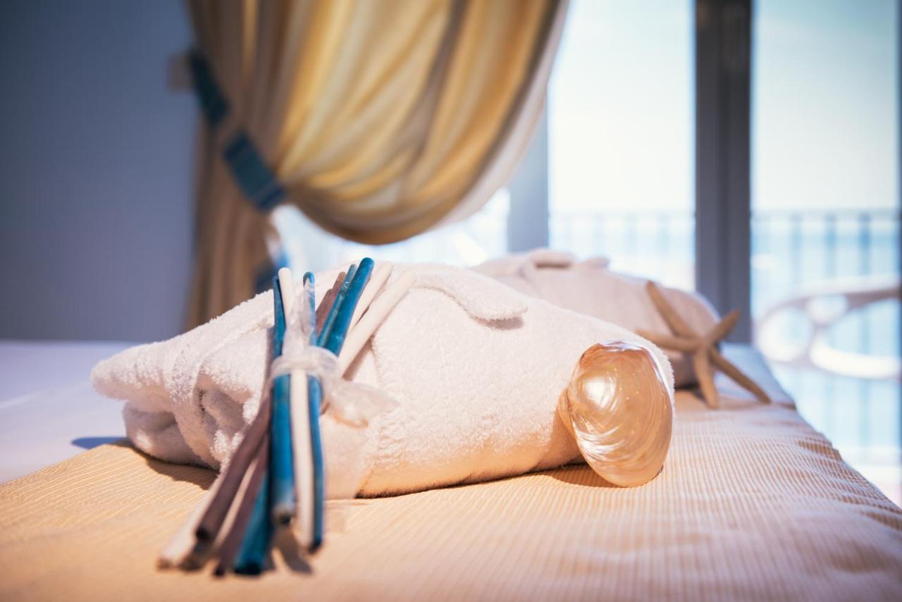 Hotel Albatros ヴァリゴッティ エクステリア 写真