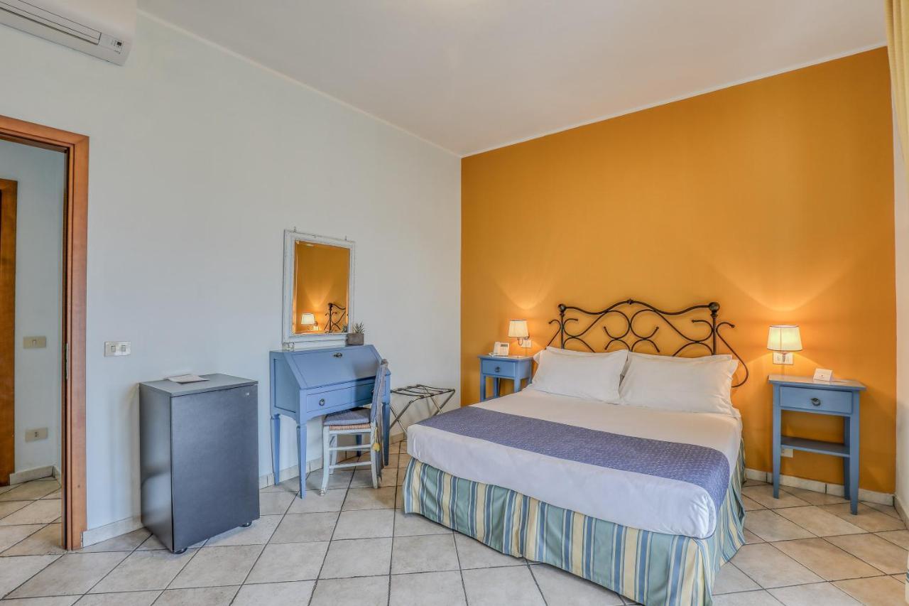Hotel Albatros ヴァリゴッティ エクステリア 写真