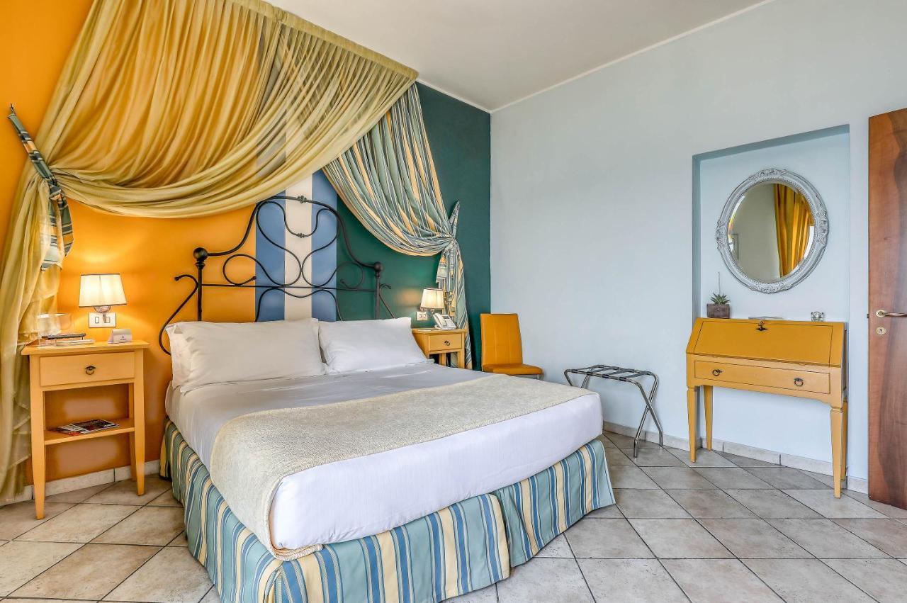 Hotel Albatros ヴァリゴッティ エクステリア 写真
