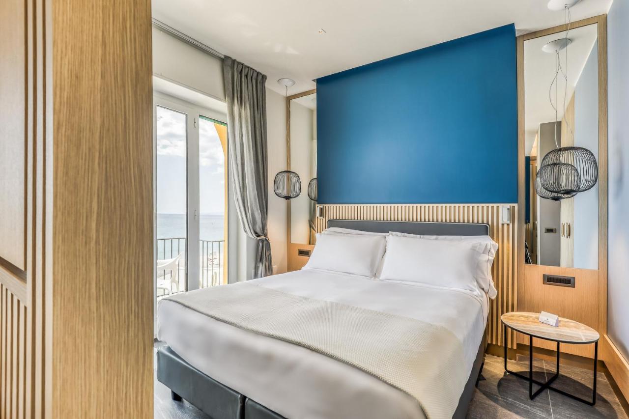 Hotel Albatros ヴァリゴッティ エクステリア 写真