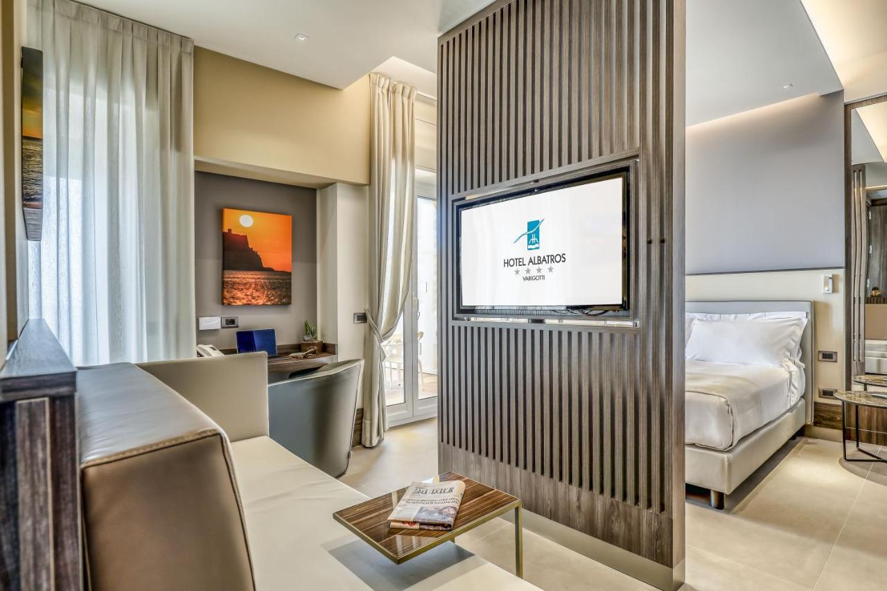 Hotel Albatros ヴァリゴッティ エクステリア 写真