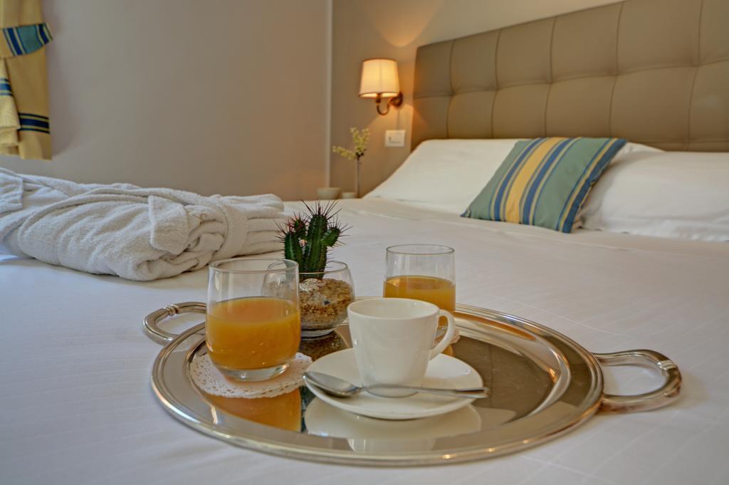 Hotel Albatros ヴァリゴッティ エクステリア 写真